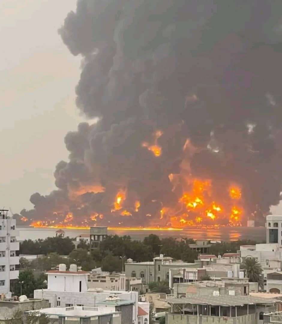 لأول مرة.. الجيش الإسرائيلي يشن غارات على أهداف للحوثيين في ميناء الحديدة