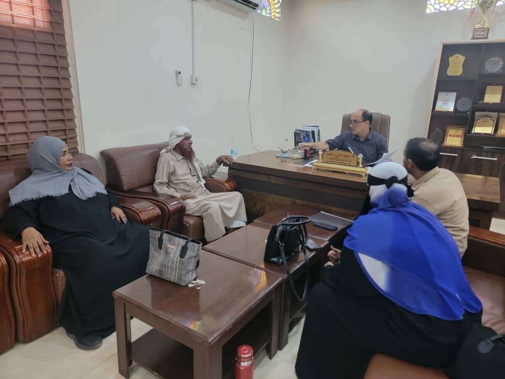 عدن مبادرات وجمعيات شبابية تبحث مع السلطة المحلية تنفيذ مشروع تنموي في البساتين
