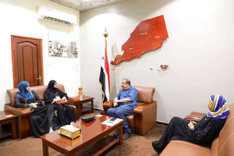 اللواء بن بريك يلتقي المدير التنفيذي لمؤسسة "أنا طبيب أنا استطيع"