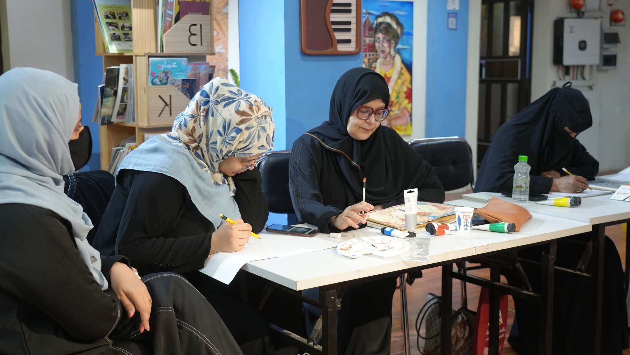 عدن.. اختتام ورشة فن الجداريات السردية الشعبية ضمن مشروع 