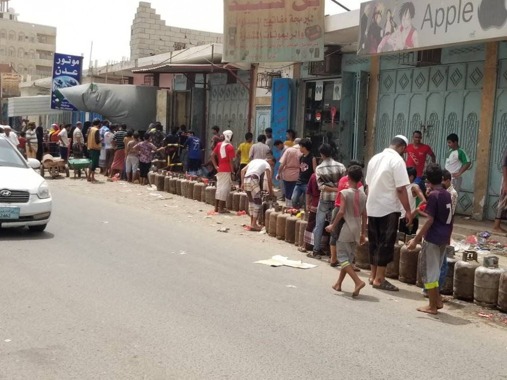أزمة خانقة في مادة الغاز المنزلي بعدن