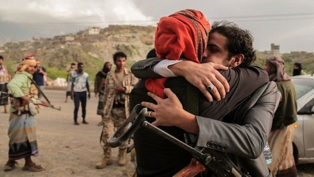 الحوثيون يعلنون عن عملية تبادل أسرى مع القوات الحكومية