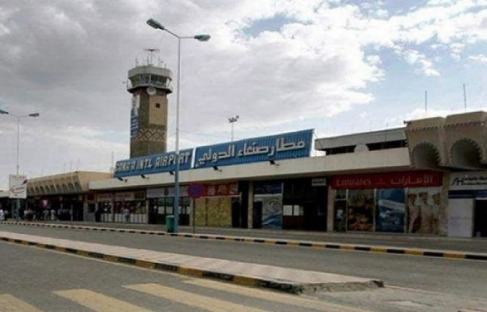 هذا ما يحدث الآن في مطار صنعاء الدولي بين قيادات حوثية :