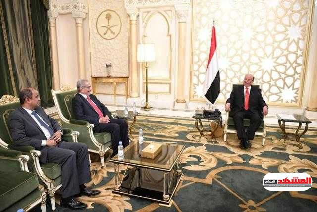 الرئيس هادي " يوجه محافظ البنك الجديد لاتخاذ خطوات بشأن العملة الوطنية ومحافظتي شبوة وحضرموت