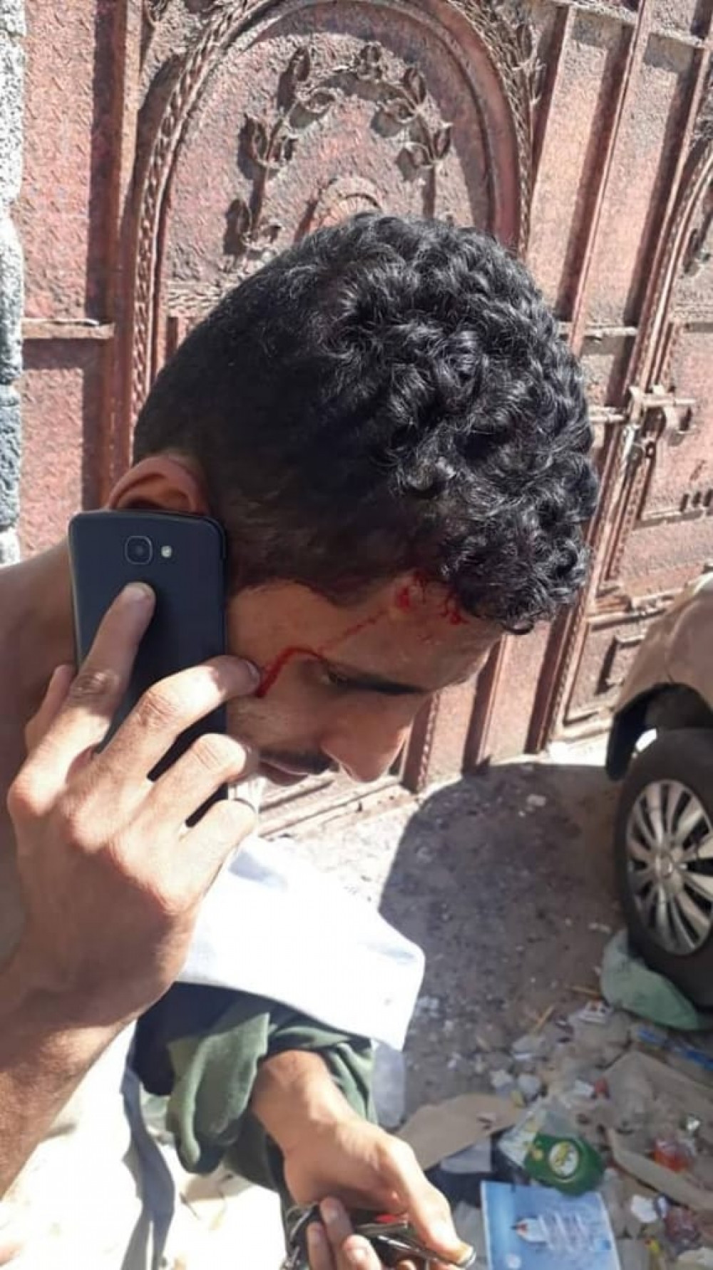 قوة أمنية تعتدي بالضرب على نجل المرقشي