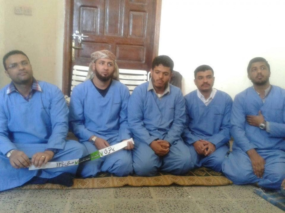 الحوثيون يفرجون عن جماعة ارهابية متورطة بتفجير جامع الرئاسة