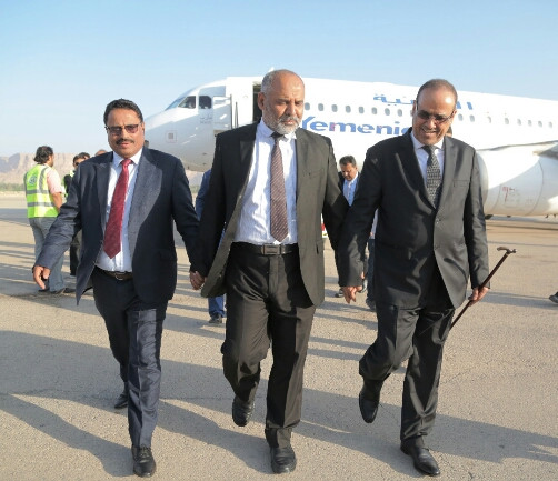الاطاحة بـ الميسري والجبواني .. مصادر تكشف أخطر بند في اتفاق الرياض وسبب وصول الوزيرين الى مأرب والى أين سيغادران ولماذا